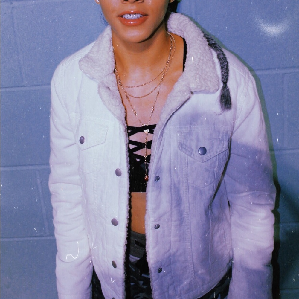 White wool button jacket 🧸